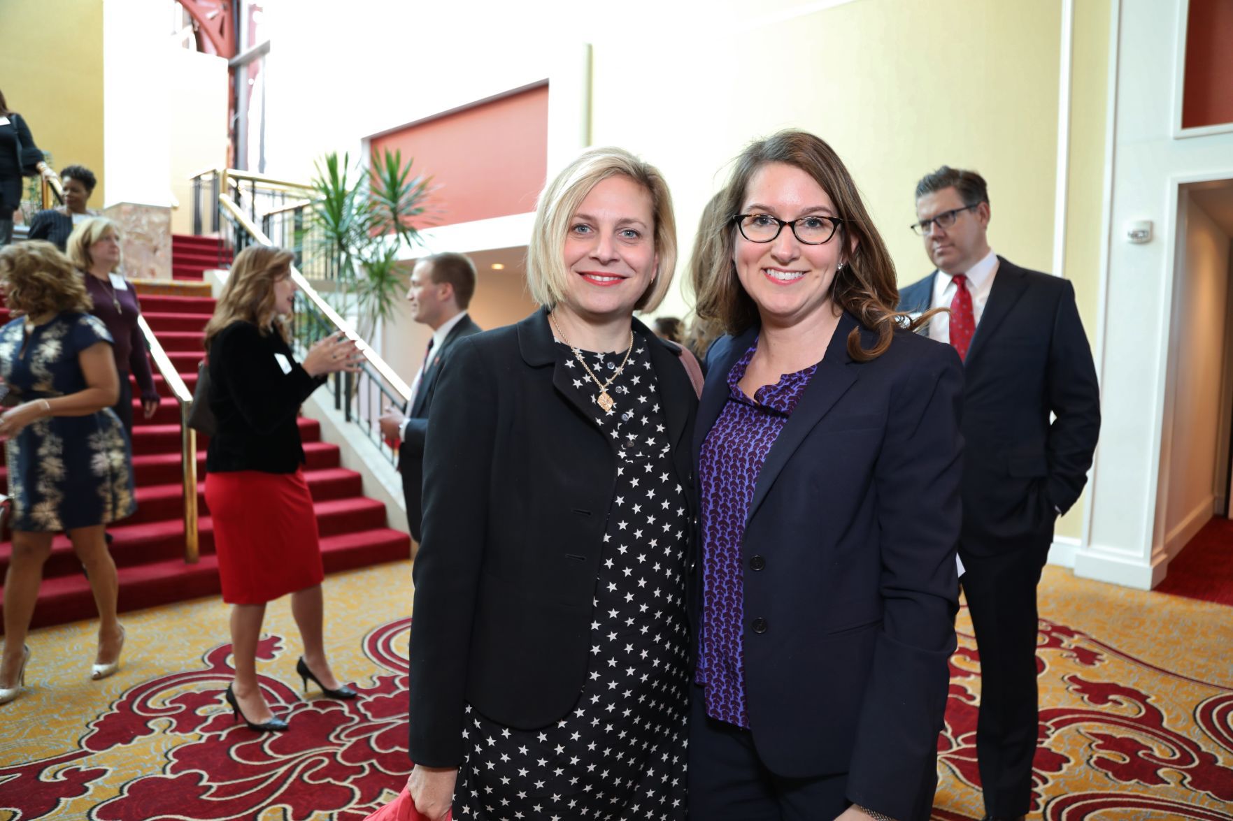 Jennifer Schwesig, Hillary Bean